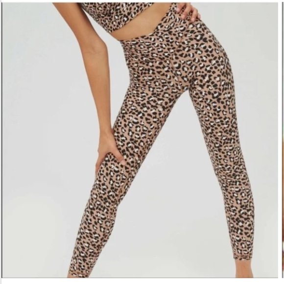 Aerie OFFLINE Leopard Print 3/4 Leggings Size Small - Picture 1 of 5